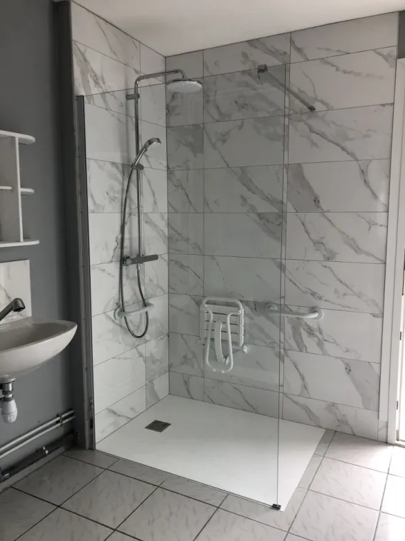 Remplacement de douche par douche PMR à Brêmes-les-Ardres, Audruicq, LMCS
